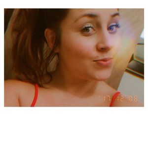 Meet your Posher, Alexis